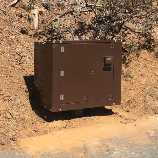 Bear-Enclosure-Pedestal